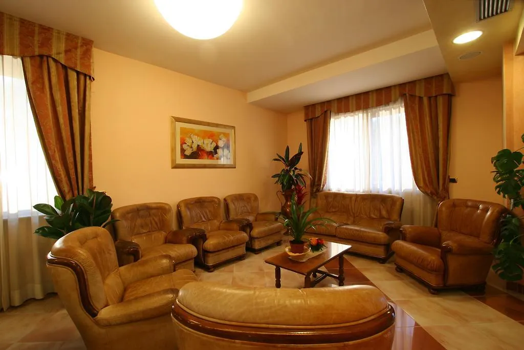 Hotel Villa Luca Chianciano Terme 3*,